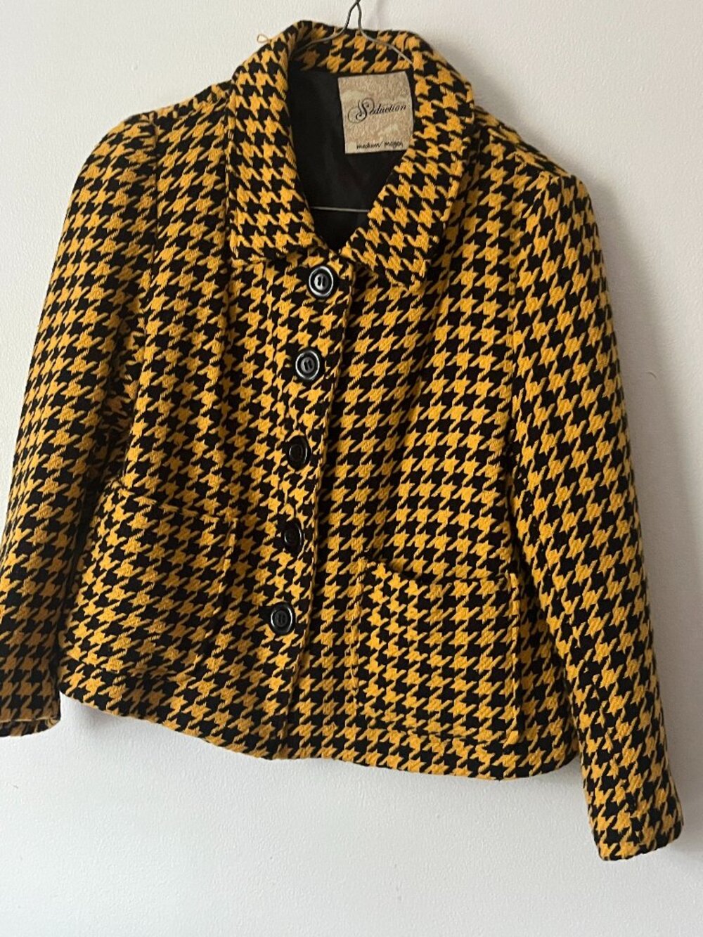 Mustard& Black Houndstooth Cropped Blazer size M. from seduction, 100% cotton.